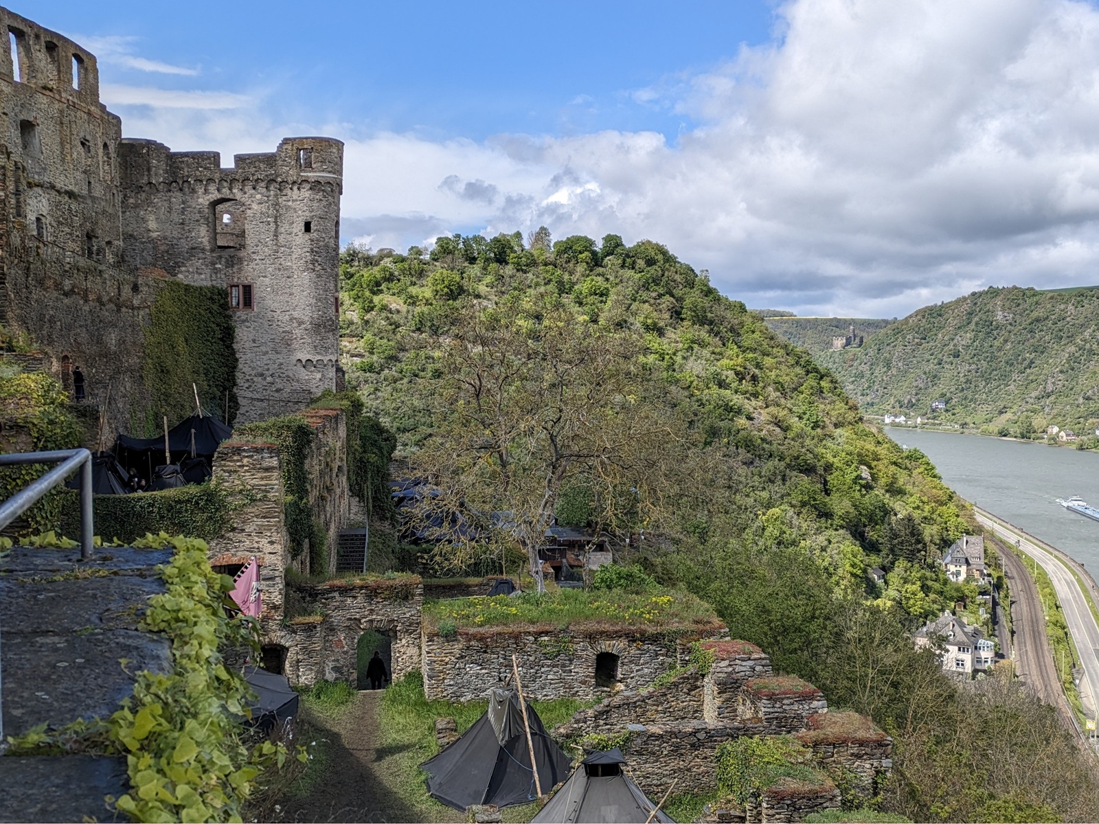 "Zwischen Mauern und Zelten" - Rheinischer Singewettstreit auf Burg Rheinfels (St. Goar) 19.-21.04.2024